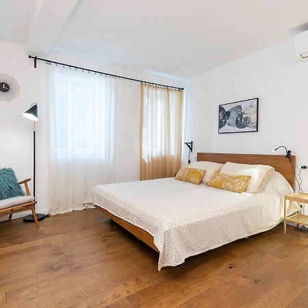 רוביני Stylish Studio Apartment By Irundo מראה חיצוני תמונה