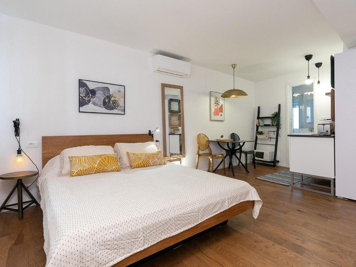 רוביני Stylish Studio Apartment By Irundo מראה חיצוני תמונה